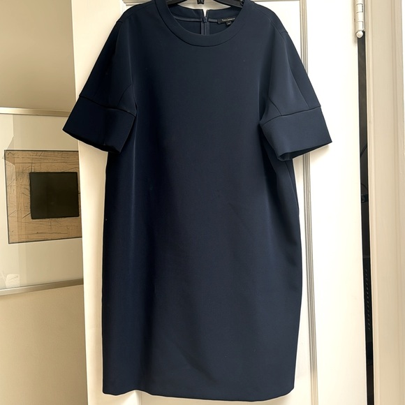 Short sleeve dress - Picture 2 of 3